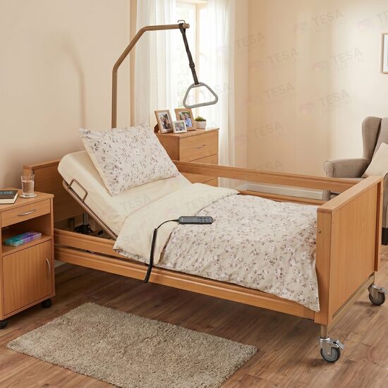 Pat electric medical spital / bolnavi, KING size, 200 x 120 cm, somieră din metal, cu 5 funcții, reglabil, cu laterale și ridicare electrică pe secțiuni, 811250